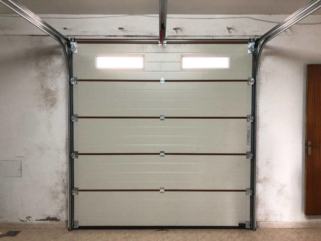 Puertas de Garaje Seccionales - Reparación Puertas de Garaje Seccionales