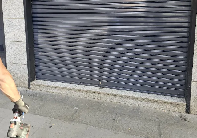 porfolio1 - Instalación y reparación de persianas metálicas enrollables de seguridad